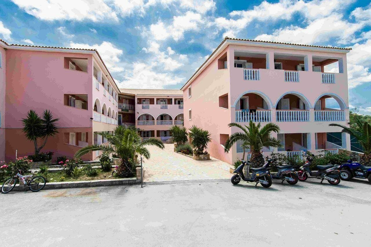 Savvas Hotel (Adults Only) 3*